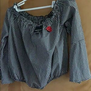 NWT Off the shoulder women’s top